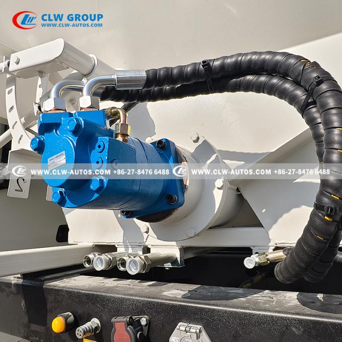 3-Axle 55mÂ³ Aluminum Bulk Feed Semi-Trailer unloading demonstration